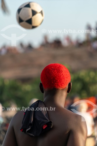 Jovem com cabelo cortado e pintado - Moda masculina - Rio de Janeiro - Rio de Janeiro (RJ) - Brasil