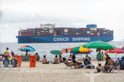 Navio cargueiro visto da Praia de Copacabana - Rio de Janeiro - Rio de Janeiro (RJ) - Brasil