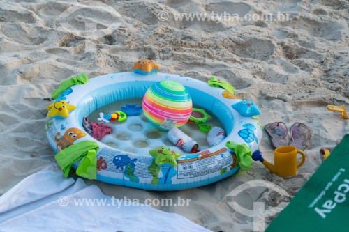 Piscina de plástico para crianças na Praia de Ipanema - Rio de Janeiro - Rio de Janeiro (RJ) - Brasil