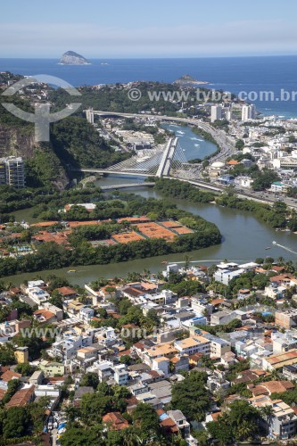 Vista aérea da ponte estaiada na linha 4 do Metrô Rio - Rio de Janeiro - Rio de Janeiro (RJ) - Brasil