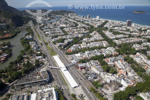 Vista aérea da estação Jardim Oceânico do BRT (Corredor Transoeste) - Rio de Janeiro - Rio de Janeiro (RJ) - Brasil