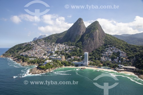 Vista aérea do Morro Dois Irmãos com a Favela do Vidigal - Rio de Janeiro - Rio de Janeiro (RJ) - Brasil