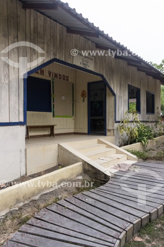 Escola Municipal Dom Pedro II na comunidade Santo Antônio - Reserva de Desenvolvimento Sustentável Rio Negro - Próximo ao Arquipélago de Anavilhanas - Novo Airão - Amazonas (AM) - Brasil