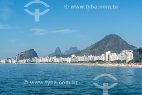 Vista da Praia de Copacabana com o Morro do Cantagalo, Morro Dois Irmãos e Pedra da Gávea ao fundo - Rio de Janeiro - Rio de Janeiro (RJ) - Brasil