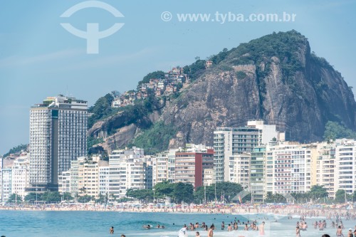 Vista da Praia de Copacabana com o Morro do Cantagalo ao fundo - Rio de Janeiro - Rio de Janeiro (RJ) - Brasil