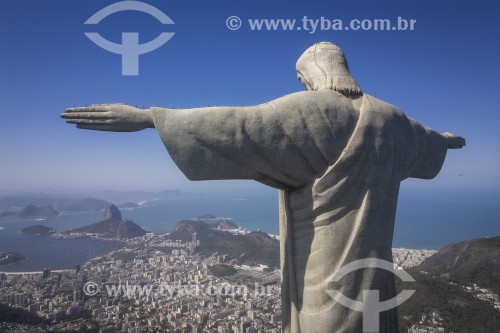 Foto feita com drone do Cristo Redentor com o Pão de Açúcar ao fundo - Rio de Janeiro - Rio de Janeiro (RJ) - Brasil