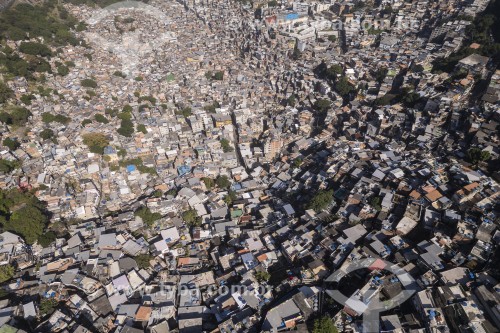 Foto feita com drone de casas na Favela da Rocinha - Rio de Janeiro - Rio de Janeiro (RJ) - Brasil