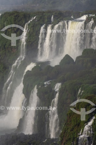 Cachoeiras no Parque Nacional do Iguaçu - Fronteira entre Brasil e Argentina - Foz do Iguaçu - Paraná (PR) - Brasil