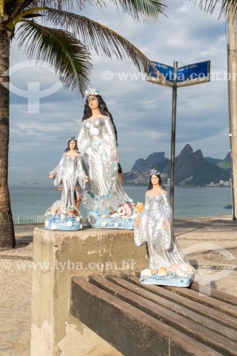 Estátua de Iemanjá durante a Festa de Yemanjá na Praia do Arpoador - Rio de Janeiro - Rio de Janeiro (RJ) - Brasil