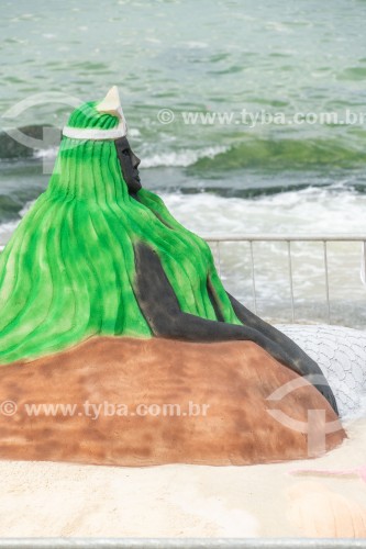 Escultura de areia em homenagem à Iemanjá feita pelo artista Rogean Rodrigues no dia da festa de Iemanjá - Praia do Arpoador - Rio de Janeiro - Rio de Janeiro (RJ) - Brasil