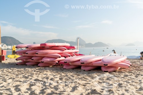 Pranchas de stand up paddle no Posto 6 da Praia de Copacabana - Rio de Janeiro - Rio de Janeiro (RJ) - Brasil