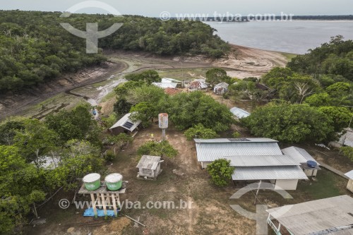 Foto feita com drone de pequena comunidade ribeirinha nas margens do Rio Negro - Parque Nacional de Anavilhanas - Manaus - Amazonas (AM) - Brasil