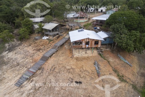 Foto feita com drone de pequena comunidade ribeirinha nas margens do Rio Negro - Parque Nacional de Anavilhanas - Manaus - Amazonas (AM) - Brasil