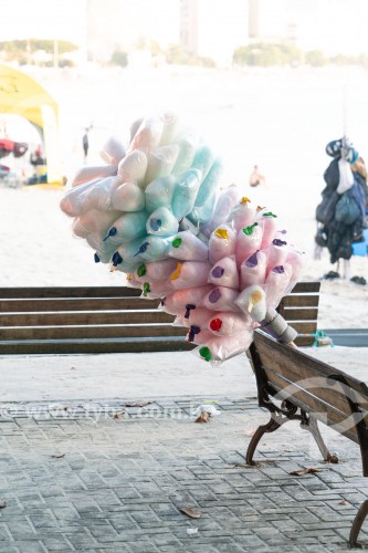 Algodão doce à venda na Praia de Copacabana - Rio de Janeiro - Rio de Janeiro (RJ) - Brasil