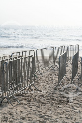 Grades móveis para demarcação de eventos na areia da Praia de Copacabana - Rio de Janeiro - Rio de Janeiro (RJ) - Brasil