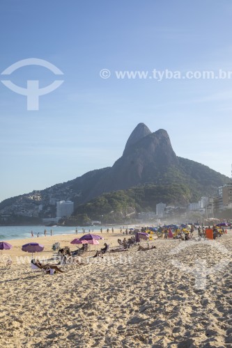 Praia do Leblon com Morro Dois Irmãos ao fundo - Rio de Janeiro - Rio de Janeiro (RJ) - Brasil