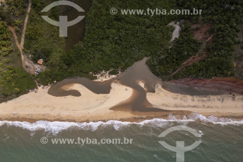 Foto feita com drone de falésias na Praia de Japara Mirim - Prado - Bahia (BA) - Brasil