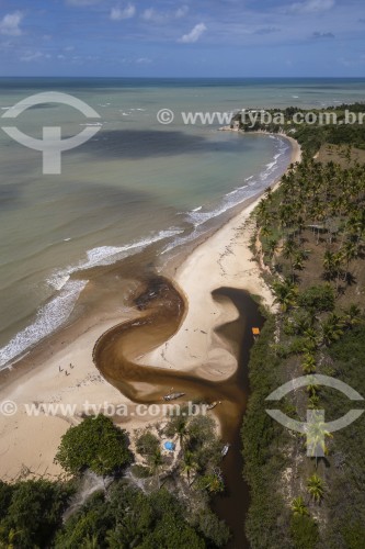 Foto feita com drone de foz de rio na Praia do Imbassuaba - Prado - Bahia (BA) - Brasil