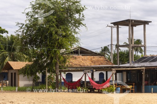 Restaurante com redes na vila da Ponta do Corumbau - Prado - Bahia (BA) - Brasil