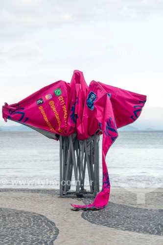 Tenda articulada no calçadão da Praia de Copacabana - Rio de Janeiro - Rio de Janeiro (RJ) - Brasil