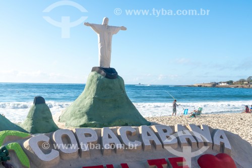 Escultura de areia representando o Cristo Redentor -  Praia de Copacabana - Rio de Janeiro - Rio de Janeiro (RJ) - Brasil