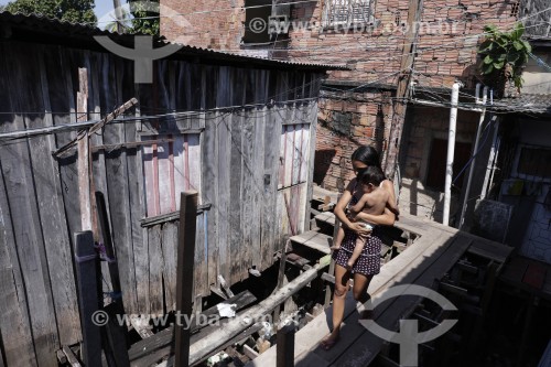 Casas de palafita no Beco Bragança - Manaus - Amazonas (AM) - Brasil
