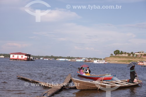 Canoas no Lago de Tefé - Tefé - Amazonas (AM) - Brasil