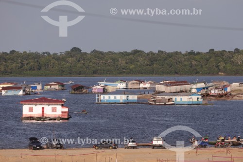 Casas flutuantes no Lago de Tefé - Tefé - Amazonas (AM) - Brasil
