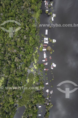 Foto feita com drone de casas flutuantes na comunidade ribeirinha Boca do Mamirauá - Reserva de Desenvolvimento Sustentável Mamirauá - Alvarães - Amazonas (AM) - Brasil