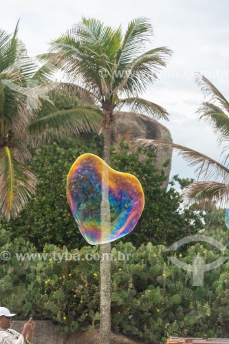 Bolhas de sabão em dia de lazer no Arpoador - Rio de Janeiro - Rio de Janeiro (RJ) - Brasil