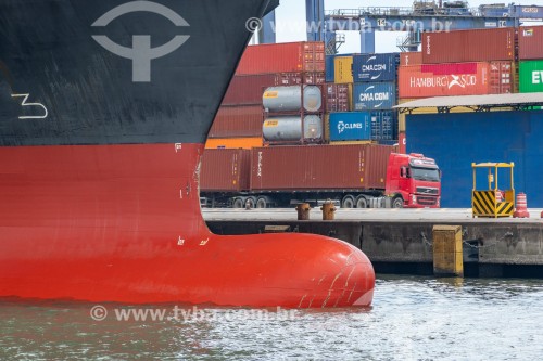 Navios cargueiros atracados no Porto de Paranaguá - Paranaguá - Paraná (PR) - Brasil