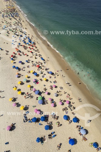 Foto feita com drone da Praia de Ipanema com banhistas - Rio de Janeiro - Rio de Janeiro (RJ) - Brasil
