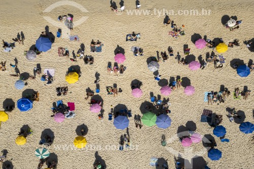 Foto feita com drone da Praia de Ipanema com banhistas - Rio de Janeiro - Rio de Janeiro (RJ) - Brasil