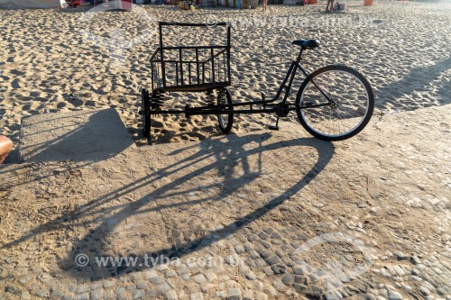 Triciclo no calçadão da Praia de Ipanema - Rio de Janeiro - Rio de Janeiro (RJ) - Brasil