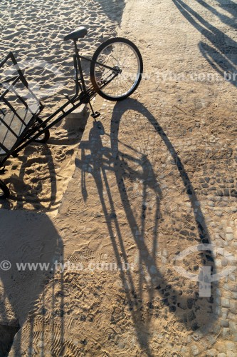Triciclo no calçadão da Praia de Ipanema - Rio de Janeiro - Rio de Janeiro (RJ) - Brasil