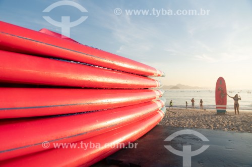 Pranchas de stand up paddle no Posto 6 da Praia de Copacabana - Rio de Janeiro - Rio de Janeiro (RJ) - Brasil