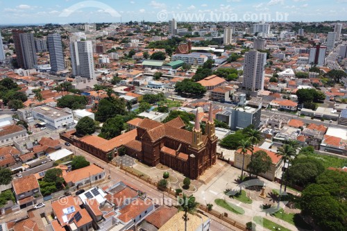 Foto feita com drone da Igreja São Domingos (1904) construída em tapiocanga por padres dominicanos - Uberaba - Minas Gerais (MG) - Brasil
