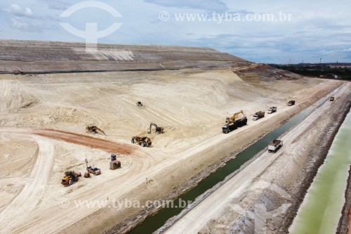 Foto feita com drone de pilha de Fosfogesso da empresa Mosaic - Uberaba - Minas Gerais (MG) - Brasil