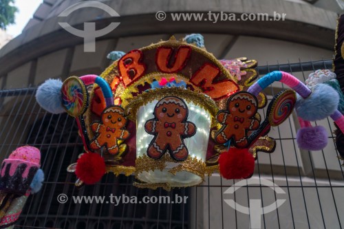 Alegorias presas em gradil durante o carnaval - Rio de Janeiro - Rio de Janeiro (RJ) - Brasil