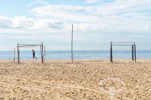 Traves - Equipamentos para prática esportiva na Praia de Copacabana - Rio de Janeiro - Rio de Janeiro (RJ) - Brasil