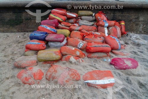 Escada feita com sacos de areia - Praia do Arpoador - Rio de Janeiro - Rio de Janeiro (RJ) - Brasil