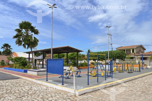 Academia ao ar livre em praça da cidade - Galinhos - Rio Grande do Norte (RN) - Brasil
