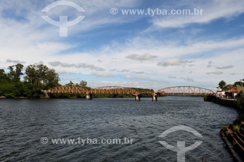 Ponte Campos Sales sobre o Rio Tietê - conhecida como Ponte dos Arcos - inaugurada em 1915 durante o Ciclo do Café - Barra Bonita - São Paulo (SP) - Brasil