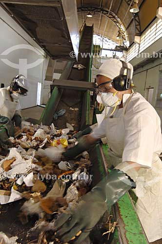 Women workers - Garbage processing factory - COOPAMA - Rio de Janeiro city - Rio de Janeiro state - Brazil 