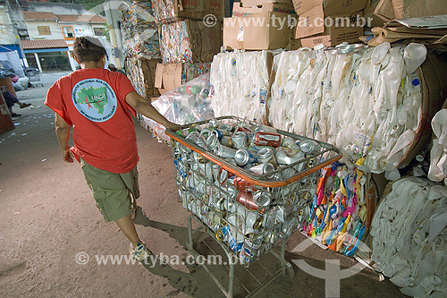  Can collection - Aluminium recycling - Sao Paulo city - Sao Paulo state - Brazil 