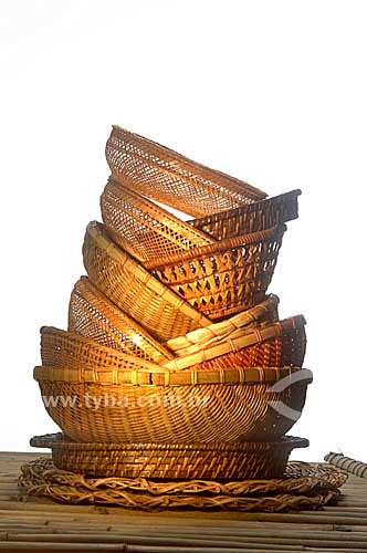  Craftwork - straw baskets  - Brazil