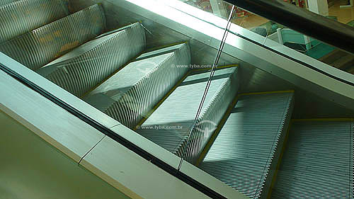 Detail of Escalator - Cantagalo Subway Station - Copacabana neighbourhood - Rio de Janeiro city - Rio de Janeiro state - Brazil - March 2007 