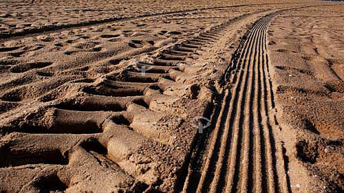  Tire trails  