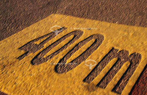  400 meters - Distance mark on the bicycle path along Aterro do Flamengo - Rio de Janeiro city - Rio de Janeiro state - Brazil 