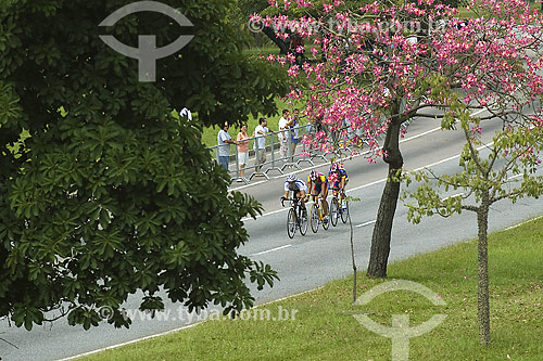  Group of cyclists at Aterro do Flamendo - Rio de Janeiro city - Rio de Janeiro state - Brazil 